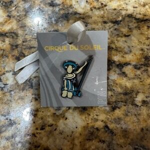 Cirque Du Soleil Performer Enamel Lapel Pin Blue White Souvenir Collectible